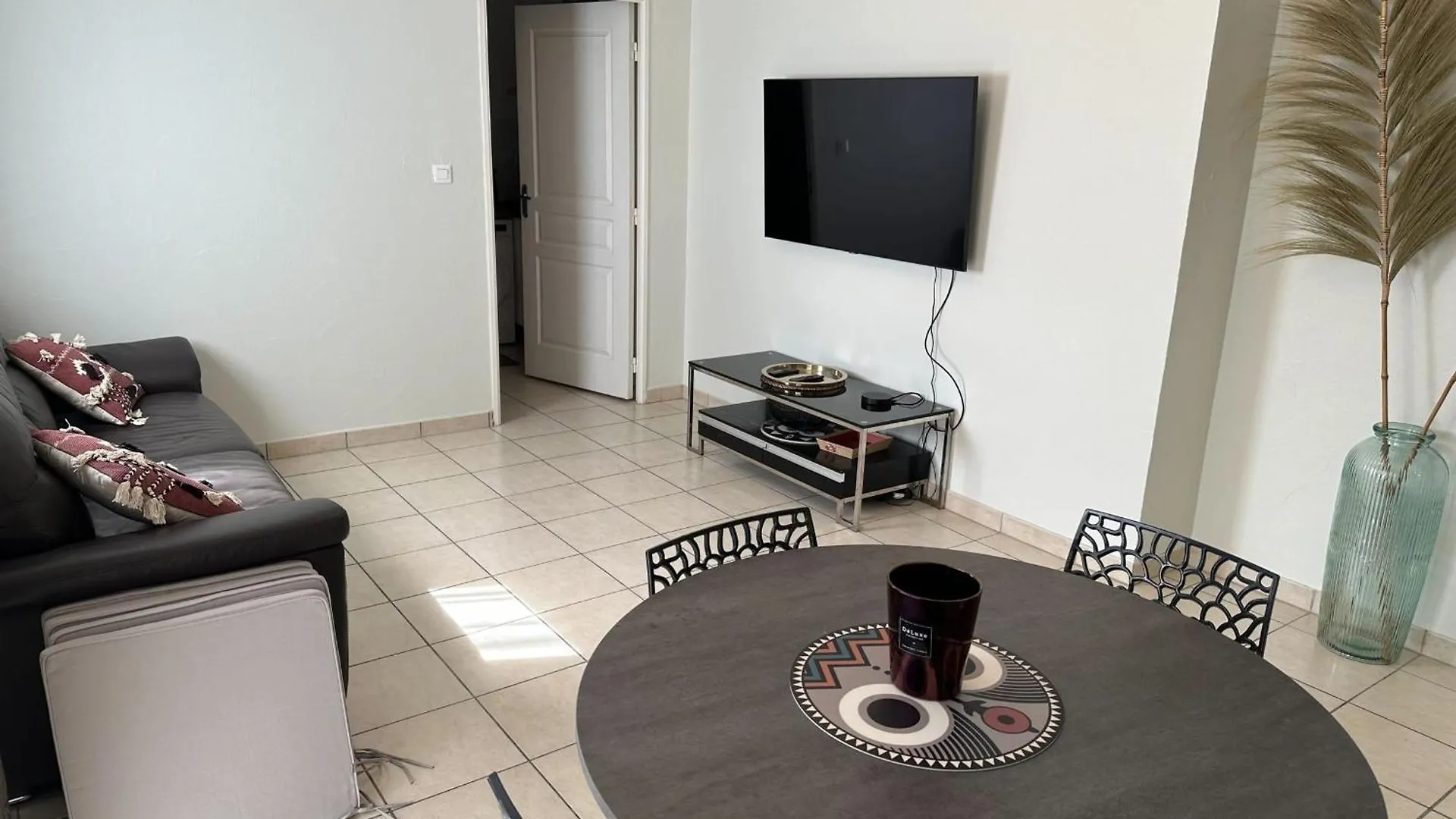 Apartment In Croix Des Gardes Cannes Francie
